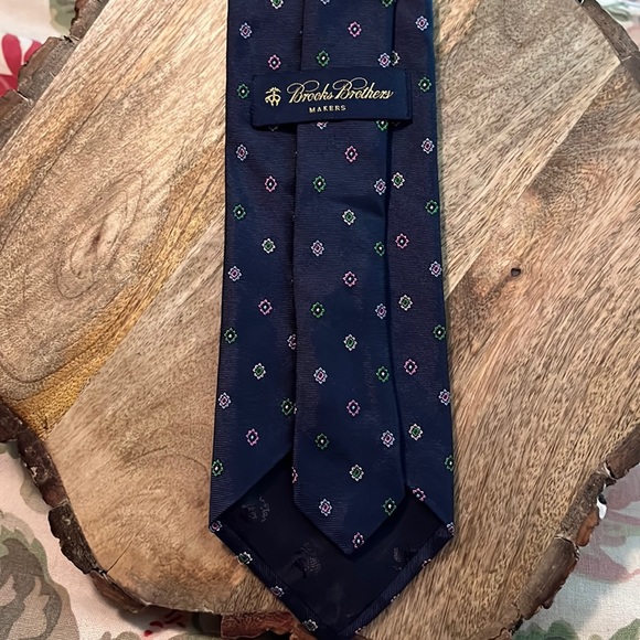 BROOKS BROTHERS Men silk Tie Graphic Rounds Floral Print Blue Multicolor $88 NEW - Picture 3 of 14